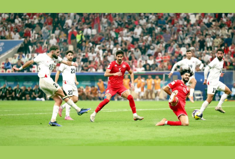 Palestine snatch draw to stay in contention